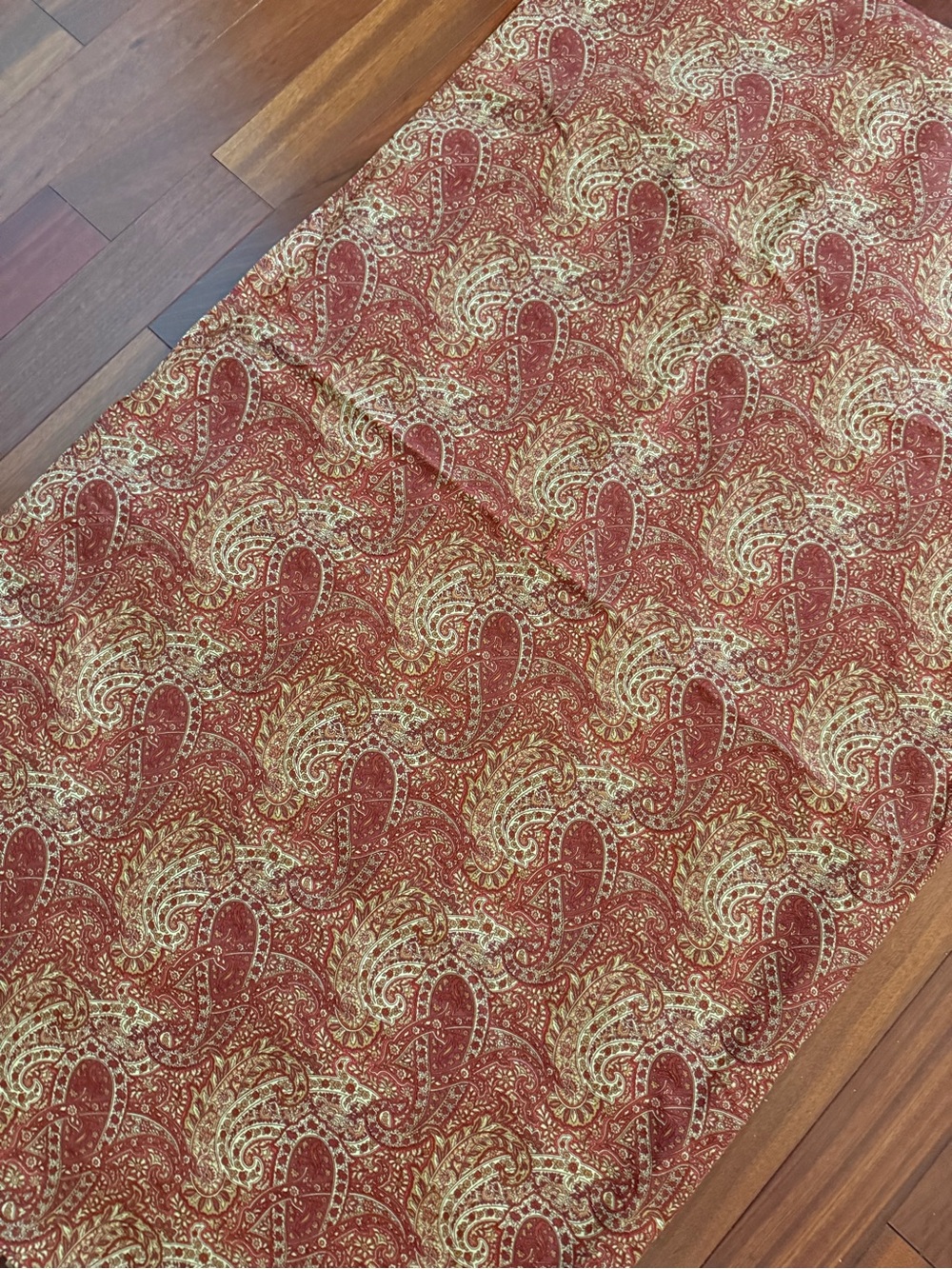Waterford Linens Tablecloth 58x100 Red Cream Paisley 100% Cotton